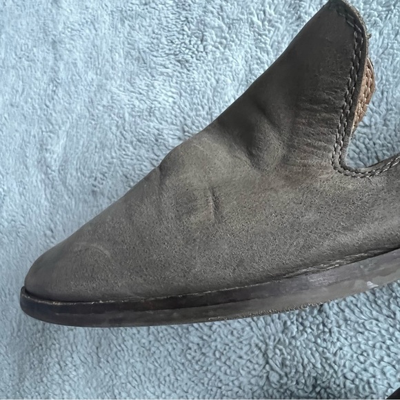 Lucky Brand Cahill Distressed Leather Convertible Loafer Flats Dark Driftwood - Picture 8 of 15